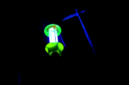 黑夜中正在工作的殺蟲燈，用戶點(diǎn)贊不斷！